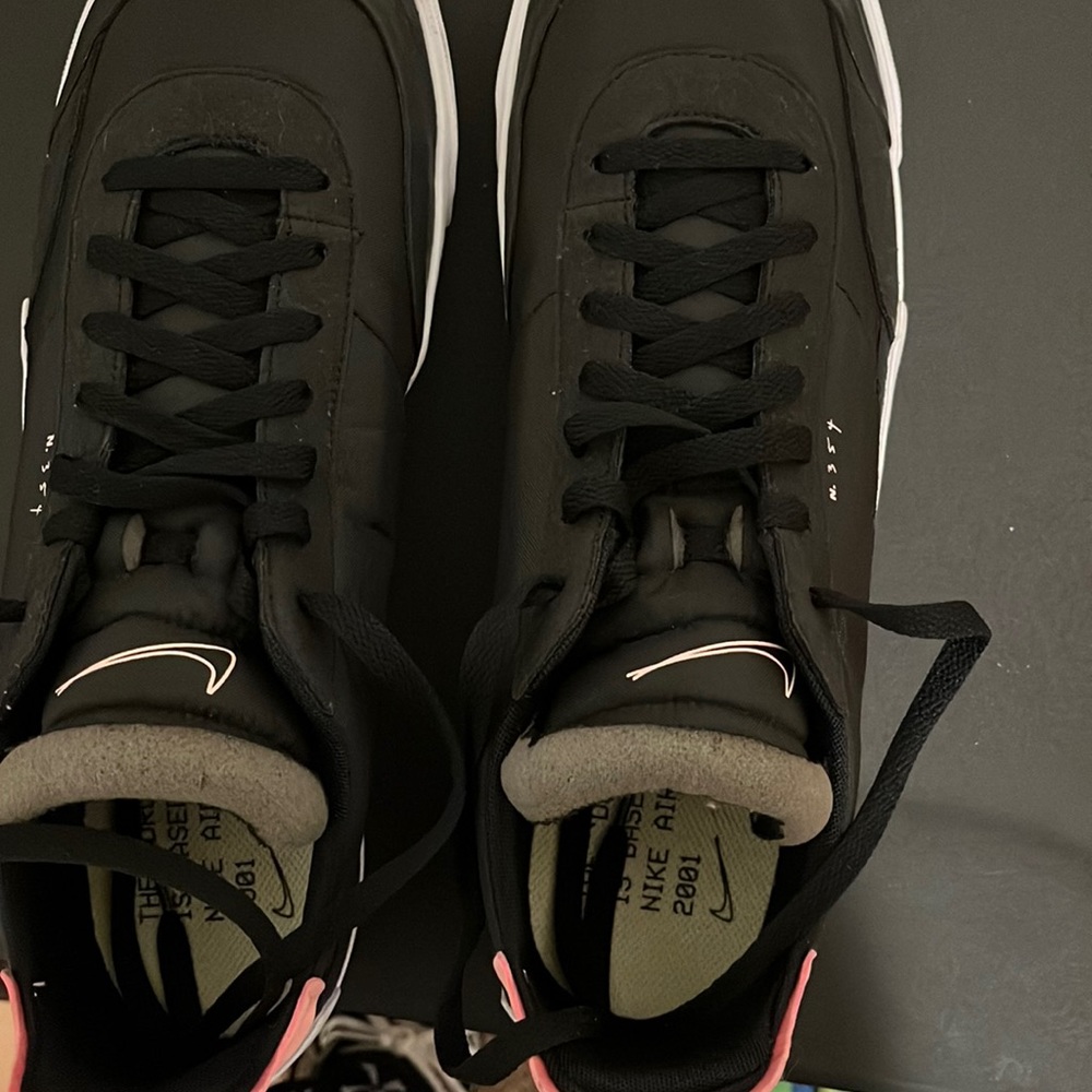 Nike men’s shoes worn once to travel